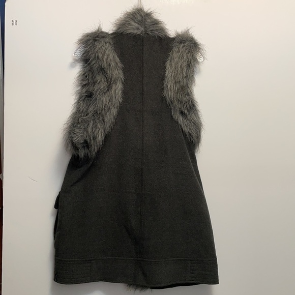 One Teaspoon Gray Vest With Fur Trim beautiful - Picture 8 of 8